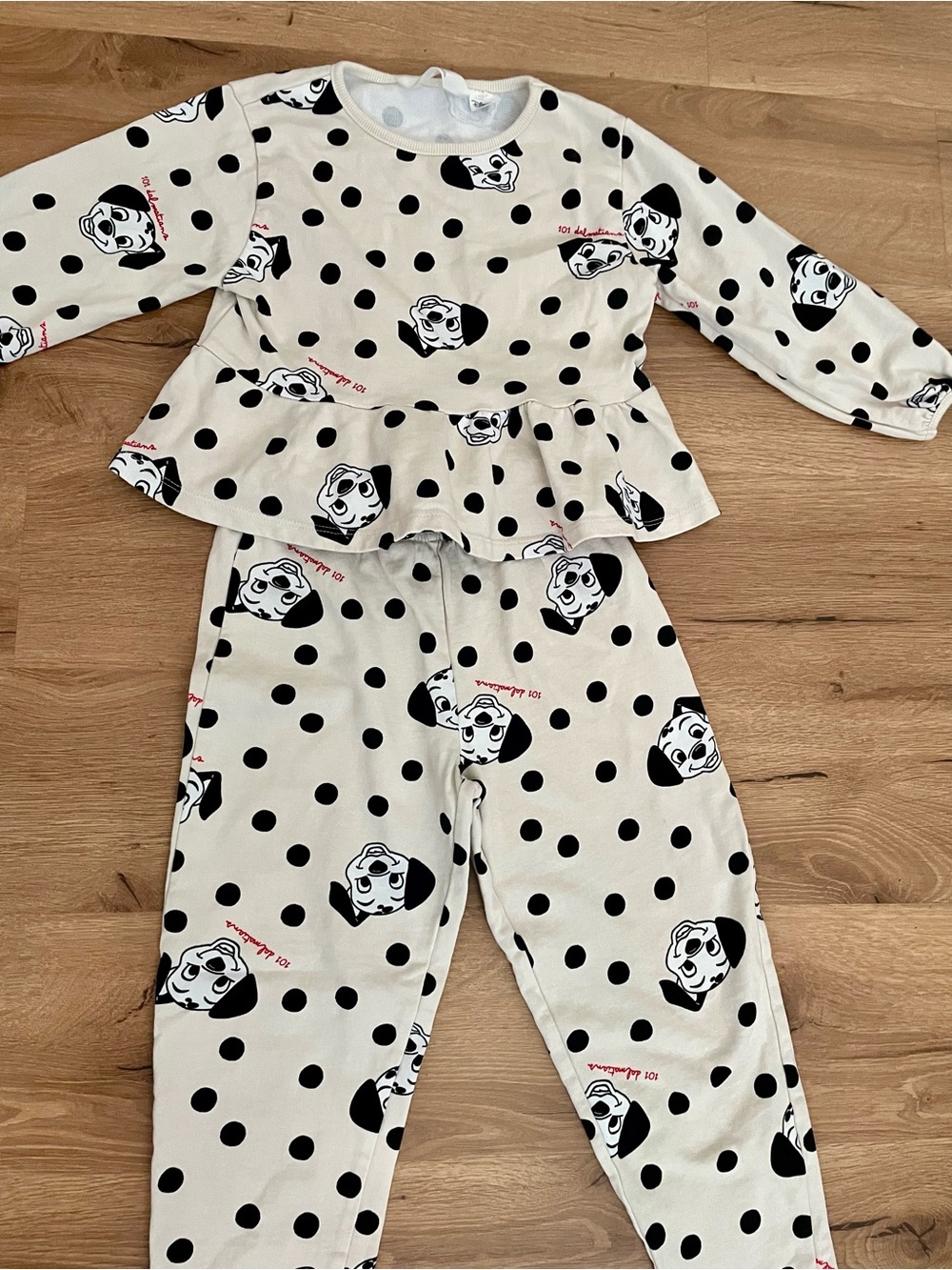 H&M 101 Dalmatians outfit set